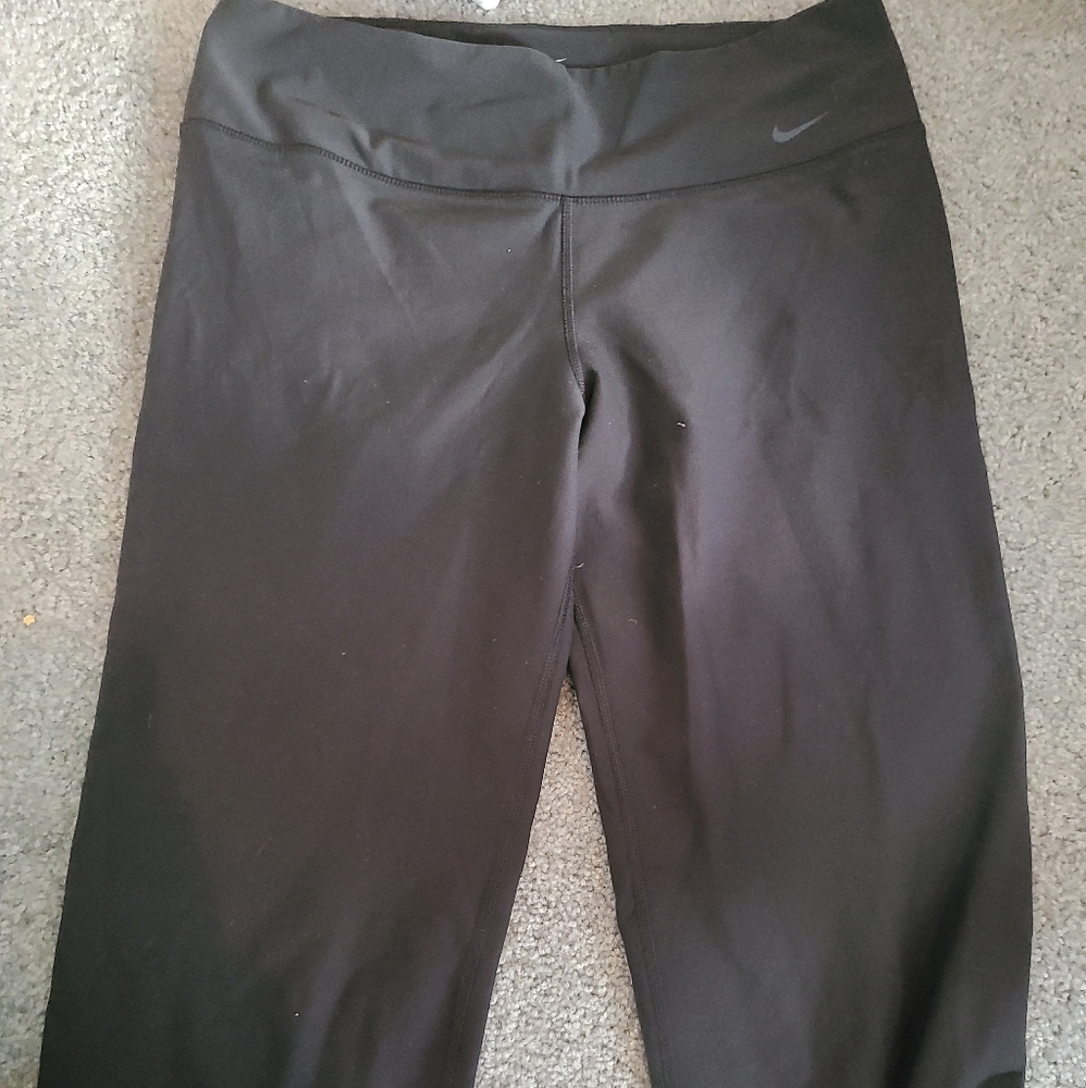 Capri nike drifit - Picture 2 of 3